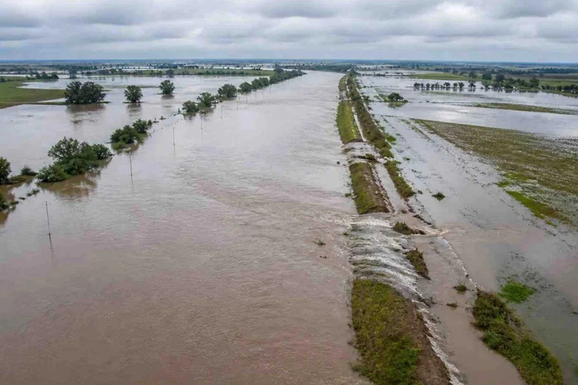 La provincia coordina acciones preventivas con municipios ante el impacto fluvial de El Niño